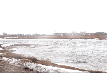 В Акмолинской области у села Иванковка открыли дорогу для прохода паводковых вод