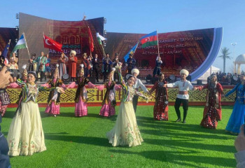 В этногородке «Дархан дала» в Актау проходит гала-концерт с участием зарубежных и местных артистов