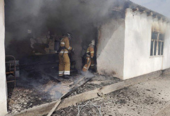 Огнеборцы предотвратили взрыв при пожаре