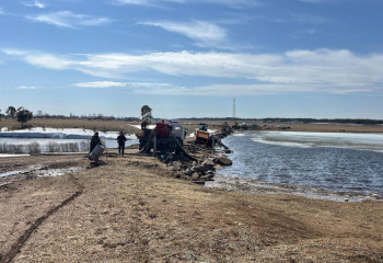 В селе Макинка возведена насыпь от паводков протяженностью 350 метров
