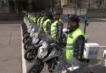 В Алматы провели рейд по мопедам: особое внимание — подросткам без прав и шлемов