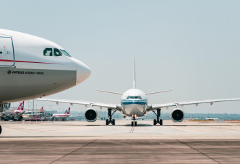 Әуе рейсі кешіксе қалай өтемақы алуға болады?