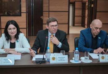 Искусственный интеллект и рынок труда: профсоюзы Казахстана требуют законодательных гарантий