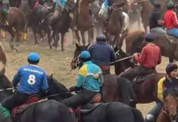 Түркістанда ҚХА-ның 30 жылдығына орай дүбірлі көкпар өтті