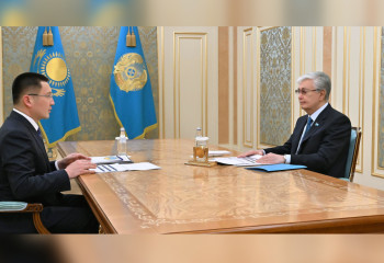 Глава государства принял акима Павлодарской области Асаина Байханова