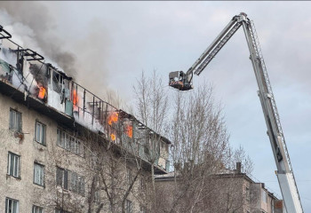 В Астане произошёл крупный пожар в общежитии: эвакуировано более 500 человек