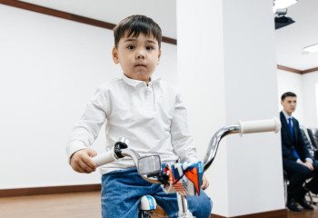 Руководитель администрации Президента отметил благодарственным письмом добрый поступок мальчика из Атырау