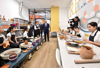 Президент Шымкенттегі Оқушылар сарайын аралап көрді