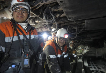 Төтенше жағдайлар министрі көмір шахтасына түсіп көрді