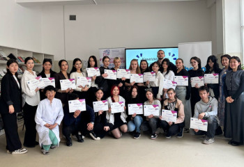 1 445 девочек в возрасте 15-17 лет стали мамами в прошлом году. Чем опасна подростковая беременность?