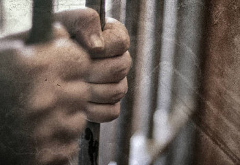 12 жастағы көрші қызға шабуыл жасаған ер адамға сот үкім кесті