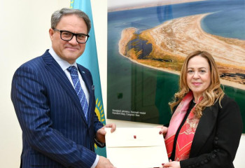 Новый Посол Албании вручила копии верительных грамот в МИД Казахстана