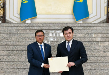 Copies of Credentials from  Ambassador of Myanmar accepted at  Kazakh Foreign Ministry