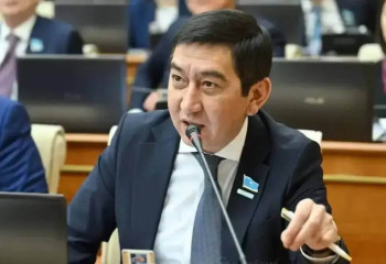 Депутат Ринат Зайытов тегін өзгертті