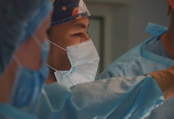 Уникальная операция в Атырау: 11-летнему пациенту восстановили сустав после тяжелой травмы ноги