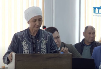 «Я думала, он убежит»: бабушка Шерзата Полата заплакала на суде, вспоминая ночь убийства