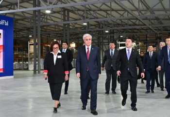 Президент Ақтаудағы көтерме сауда-тарату орталығын аралап көрді