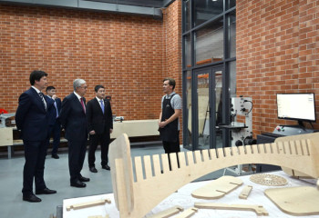 Мемлекет басшысы Yessenov Technopark қызметімен танысты