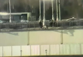 «Это мой долг как полицейского и человека»: в Астане капитан полиции спас мужчину, прыгнувшего с моста