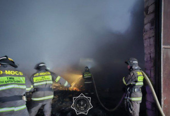 Пожар на складе стройматериалов в Туркестане охватил 250 кв. метров