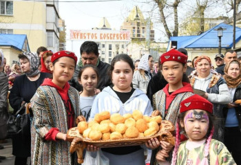 Пасхальные яйца и бауырсаки: в Астане укрепляют межэтническое согласие