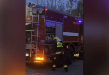 В Талдыкоргане загорелась баня: спасатели эвакуировали 11 человек