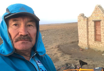Маңғыстаулық саяхатшы велосипедпен шыққан сапарының алғашқы кезеңін аяқтады