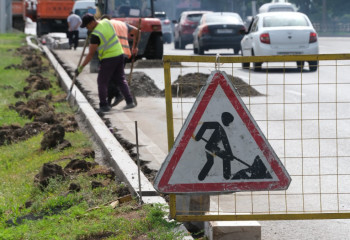 В Алматы объяснили, когда и зачем при ремонте дорог меняют бордюры