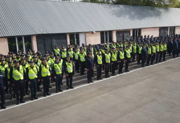 В Алматы прошёл единый развод полицейских сил в рамках операций «Безопасная дорога» и «Подросток»