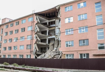 Атырауда университет жатақханасының бір бөлігі опырылды