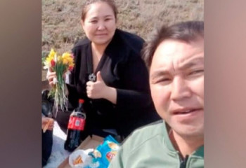 Ақтөбеде қызғалдақпен суретке түскен ауыл әкімін тексеру басталды