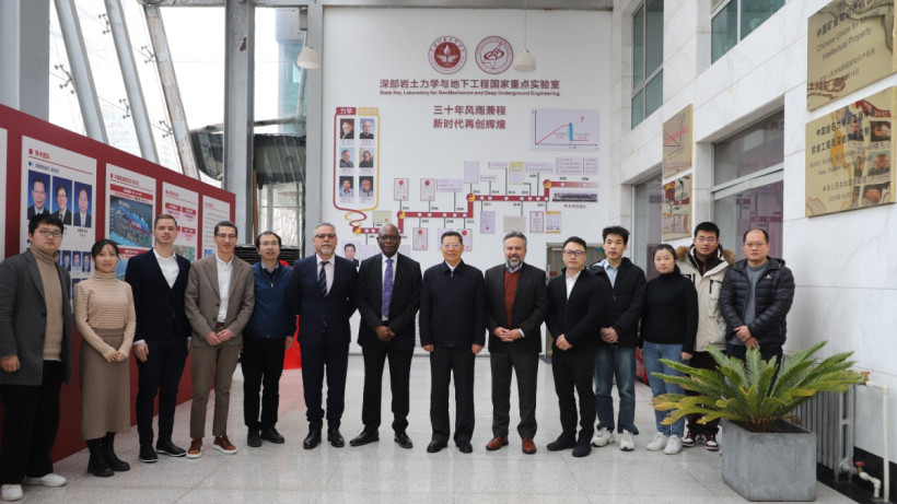  жеке мұрағаттан 