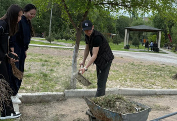 Шымкентте қоғамдық орындарда тазалық сақтау игі дәстүрге айналып келеді