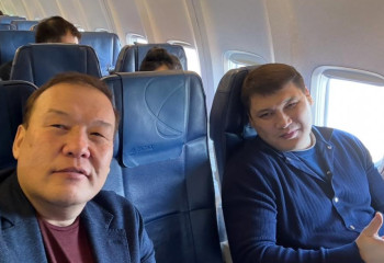 «Шыдай алмай маңдайынан иіскедім»: Депутат Берденовтың жағдайын білді