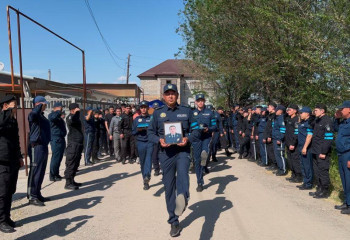 В Жамбылской области простились с погибшим при исполнении полицейским