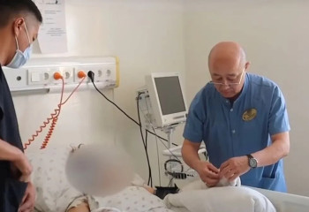 «Бас сүйегі сынған, үш саусағы шабылған». Күйеуінен зәбір көрген әйелдің жағдайы мәлім болды