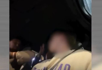 Алматыда такси жүргізушісіне қол көтерген жолаушылар сот алдында жауап берді