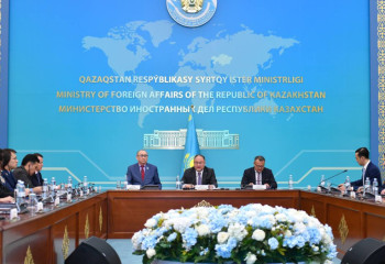 Current issues in combating human trafficking discussed at  Kazakh FM
