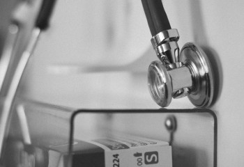 Аты әлемге белгілі әншінің анасы қайтыс болды