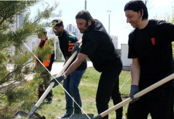 Әлемдік футбол жұлдыздары Астанада ағаш отырғызды