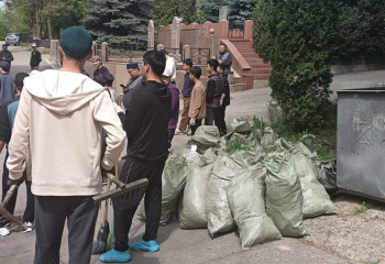 Алматыда өткен сенбілікте 800 тоннадан астам қоқыс шығарылды