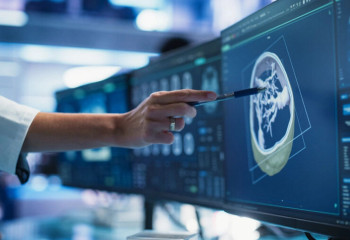 Ғалымдар алғаш рет адамды ерекше әдіспен қатерлі ісіктен емдеп шықты