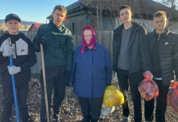 Волонтеры ВКО помогают ветеранам в рамках акции «Ардагерім – ардағым»