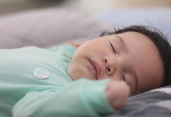 Павлодарда анасы аямай ұрған 4 айлық сәби жетімдер үйіне тапсырылды