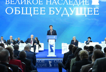 Мәжілісмендер Мамаев қорғанында қазақ батырларының рухына тағзым етті