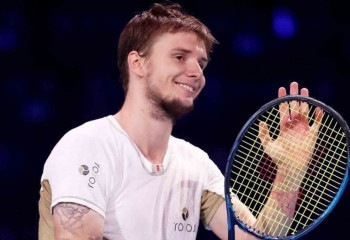 Александр Бублик выбыл с турнира серии 