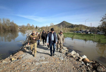 ШҚО әкімі Алтай ауданындағы су тасқынына қарсы шараларды тексерді