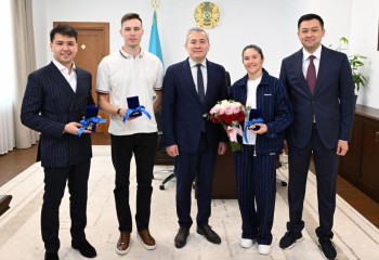 Алматыда Олимпиада жүлдегерлеріне пәтер кілттері табысталды