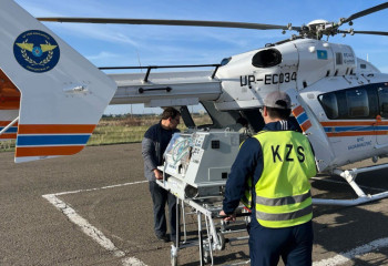 Двух младенцев экстренно доставили вертолетом в больницу Павлодара