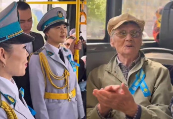 В Павлодаре сотрудники полиции устроили концерт в автобусе